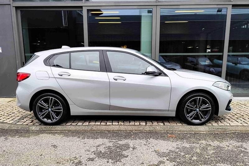 Usado BMW 118 Sport Line 150 HP (110 kW) 2021 Vermelho Citadino