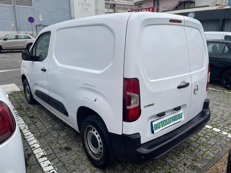 Usado Opel Combo 100 HP (73 kW) 2022 Branco Monovolume