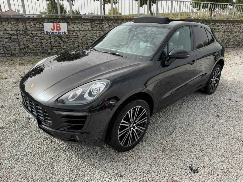 Preto Usado 2015 Porsche Macan S SUV | € 44.950 - Imagem 1/4