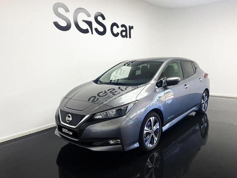 Cinza Usado 2020 Nissan Leaf N-Connecta Citadino | € 15.500 (Preço justo) - Imagem 1/4