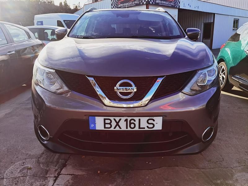 Cinza Usado 2016 Nissan Qashqai N-Connecta SUV | € 15.750 (Preço justo) - Imagem 1/4