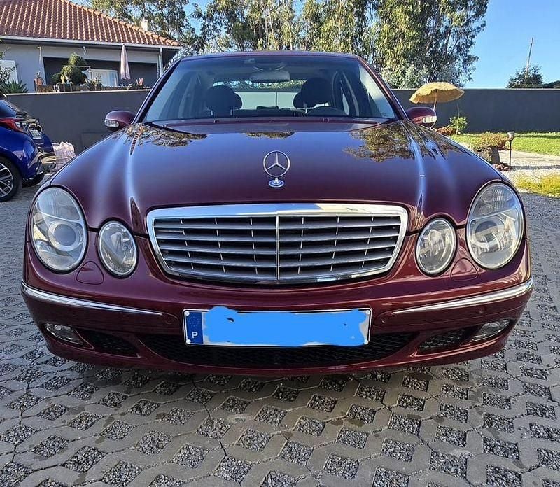 Usado 2002 Mercedes E220 Sedan | € 14.900 - Imagem 1/4