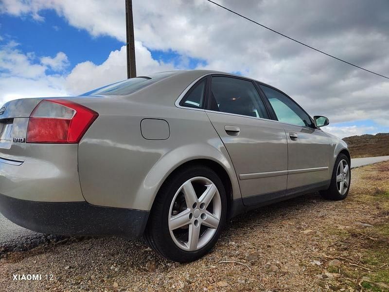 Usado 2001 Audi A4 Sedan | € 5.500 (Preço justo) - Imagem 1/4