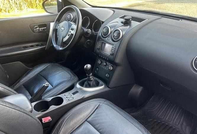 Usado Nissan Qashqai 103 HP (75 kW) 2009 Cinzento SUV