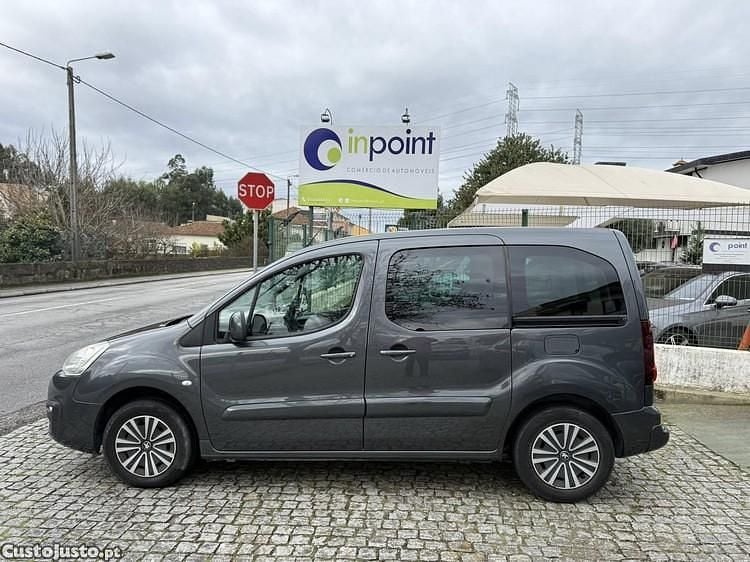 Usado Peugeot Partner Style 100 HP (73 kW) 2018 Cinza Monovolume