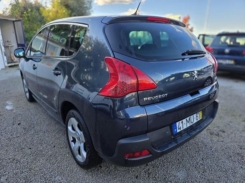 Usado Peugeot 3008 Active 112 HP (82 kW) 2012 Cinzento SUV