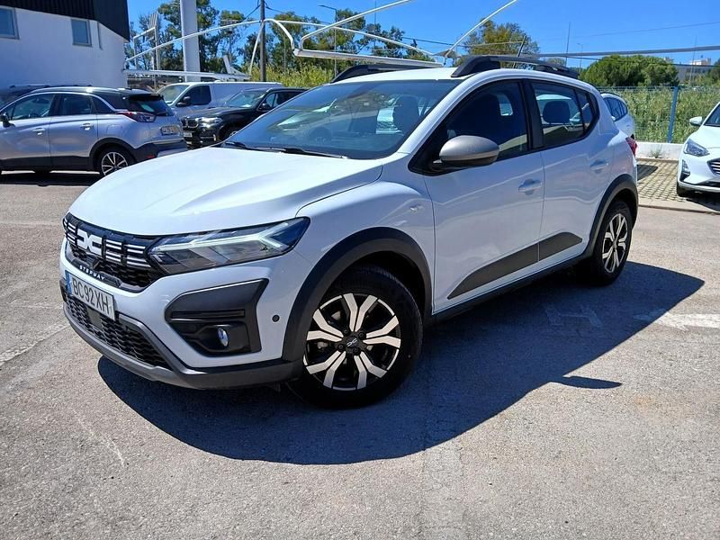 Branco Usado 2023 Dacia Sandero Expression Citadino | € 18.950 (Preço elevado) - Imagem 1/4