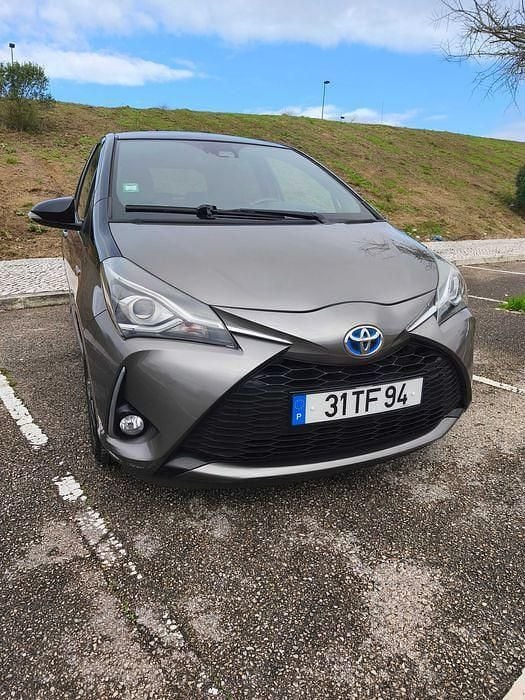 Usado 2017 Toyota Yaris Hybrid Style Sedan | € 15.250 (Preço justo) - Imagem 1/4