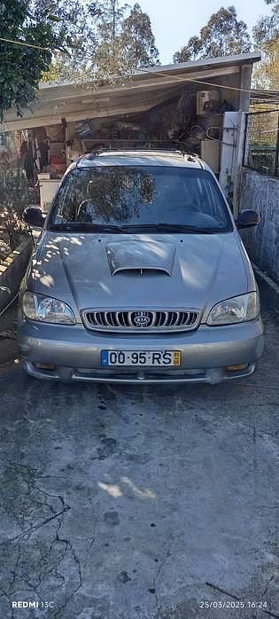 Usado 2001 Kia Carnival Monovolume | € 2.600 - Imagem 1/4