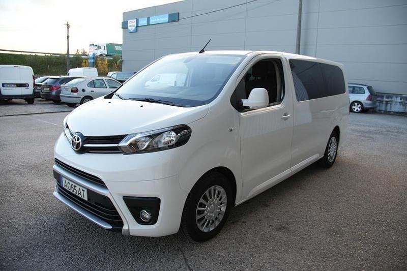 Usado Toyota Proace 120 HP (88 kW) 2022 Branco Monovolume