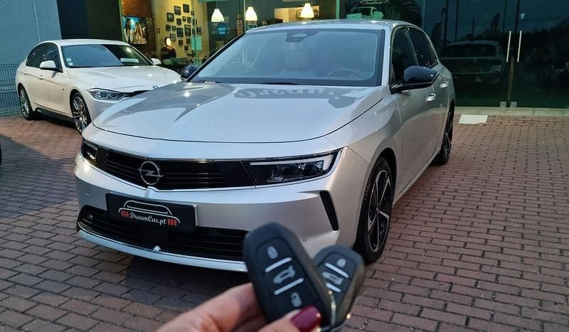 Usado Opel Astra Elegance 181 HP (133 kW) 2022 Cinza