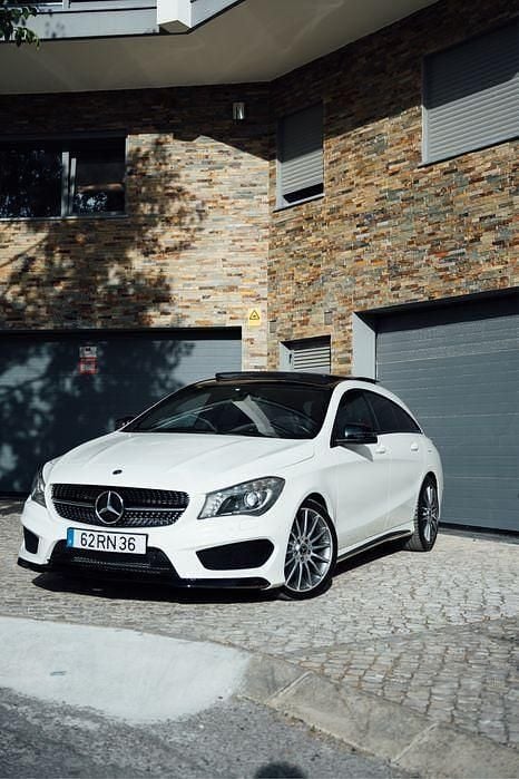 Usado 2015 Mercedes CLA220 Shooting Brake AMG line Carrinha | € 22.500 (Preço justo) - Imagem 1/4