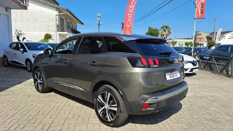 Usado Peugeot 3008 Allure 130 HP (95 kW) 2018 Cinzento SUV