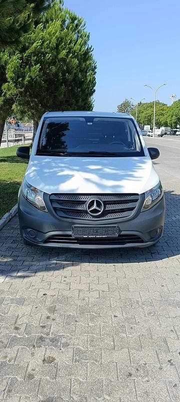 Branco Usado 2018 Mercedes Vito Monovolume | € 14.000 (Super Preço) - Imagem 1/4