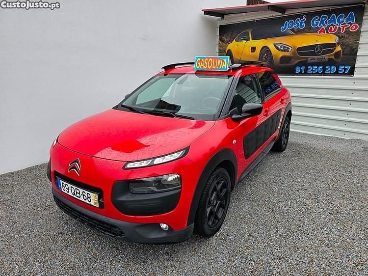 Usado Citroën C4 Cactus 81 HP (59 kW) 2015 Vermelho Citadino