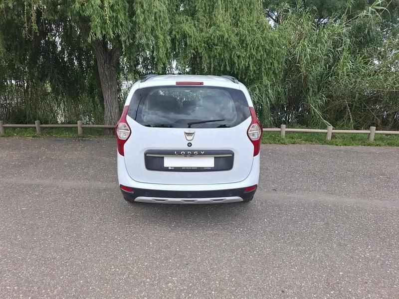 Usado Dacia Lodgy Comfort 116 HP (85 kW) 2022 Branco Monovolume