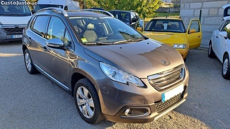 Cinza Usado 2015 Peugeot 2008 Allure SUV | € 11.750 (Preço justo) - Imagem 1/1