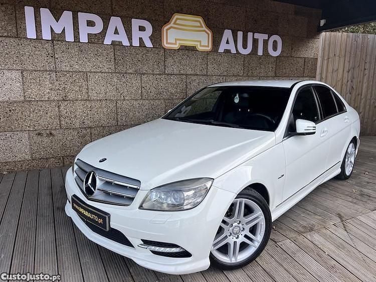 Branco Usado 2010 Mercedes C200 AMG Sedan | € 13.990 (Preço justo) - Imagem 1/1