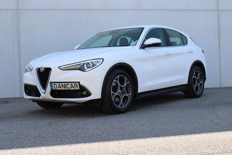 Usado Alfa Romeo Stelvio Super 180 HP (132 kW) 2017 Branco SUV