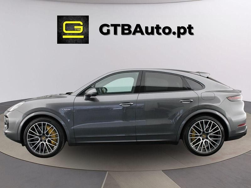 Usado Porsche Cayenne Turbo S 680 HP (500 kW) 2019 Preto SUV