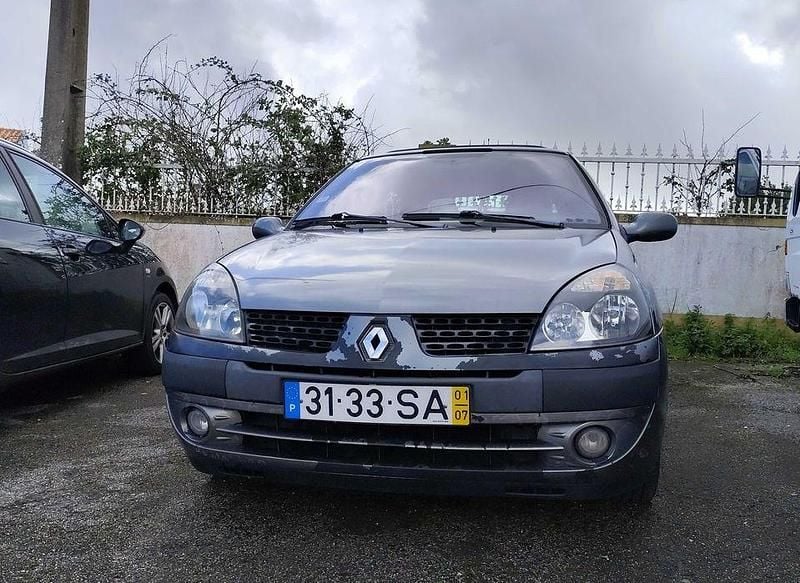 Usado Renault Clio II 75 HP (55 kW) 2001