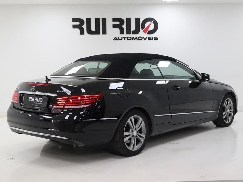 Usado Mercedes E250 204 HP (150 kW) 2015 Preto Cabrios