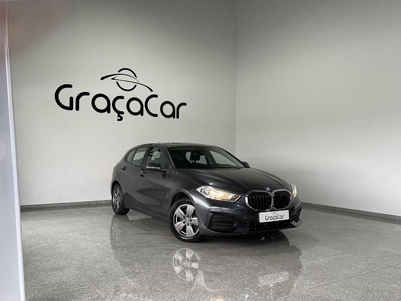 Cinza Usado 2019 BMW 116 Citadino | € 19.900 (Preço justo) - Imagem 1/4