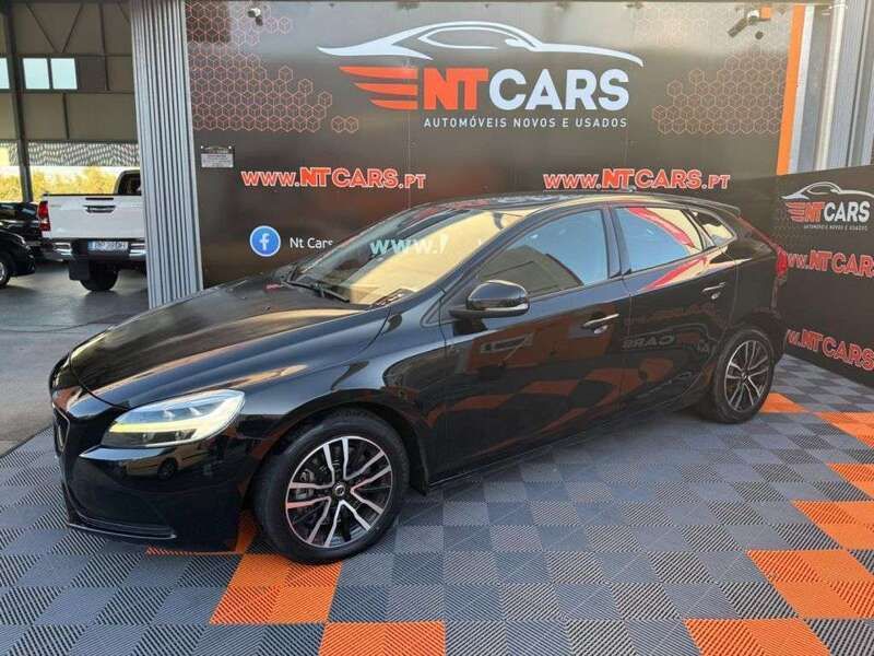 Preto Usado 2018 Volvo V40 Kinetic Carrinha | € 16.750 (Preço justo) - Imagem 1/4