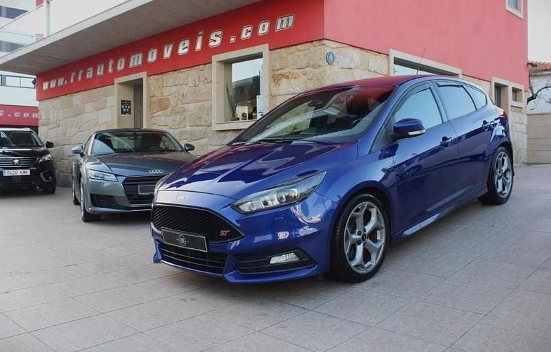 Usado Ford Focus ST 250 HP (183 kW) 2016 Azul Sedan