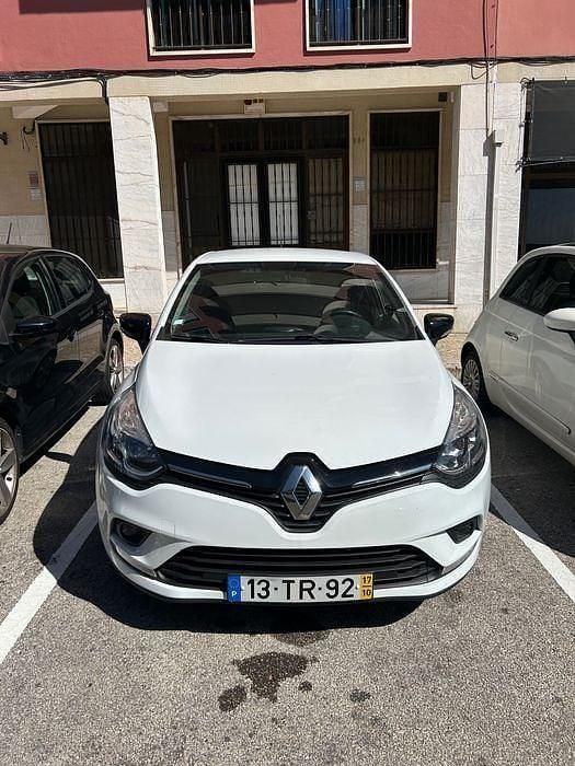 Usado 2017 Renault Clio IV Sedan | € 10.000 (Bom preço) - Imagem 1/4