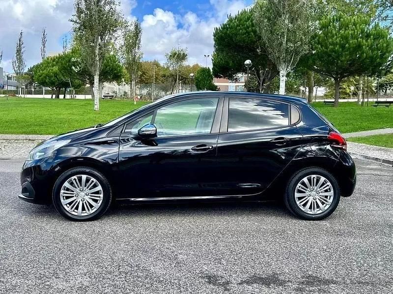 Preto Usado 2019 Peugeot 208 Signature Sky Citadino | € 10.450 (Bom preço) - Imagem 1/4