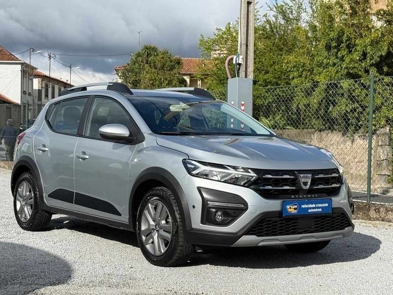 Cinzento Usado 2021 Dacia Sandero Citadino | € 15.500 (Preço justo) - Imagem 1/4