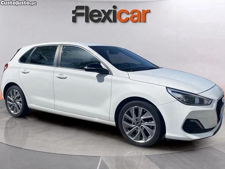 Branco Usado 2018 Hyundai i30 Style | € 16.490 (Preço elevado) - Imagem 1/1