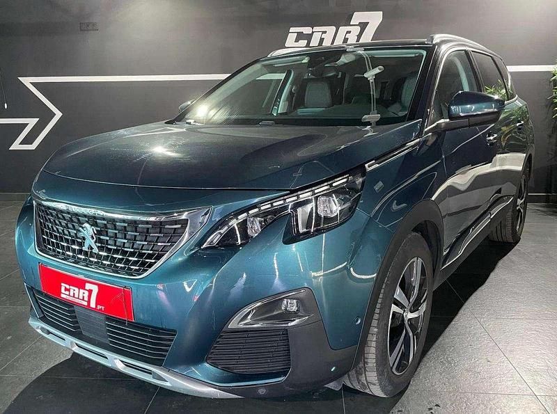 Usado Peugeot 5008 Allure 130 HP (95 kW) 2018 Verde escuro Monovolume