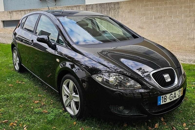 Preto Usado 2008 Seat Leon Citadino | € 9.950 (Caro) - Imagem 1/4