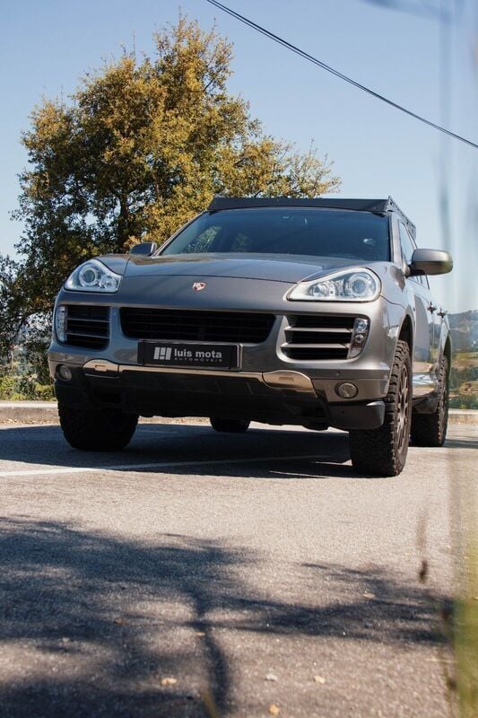 Cinza Usado 2009 Porsche Cayenne SUV | € 30.900 - Imagem 1/2