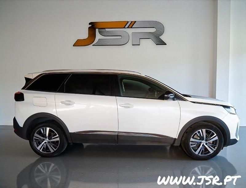 Usado Peugeot 5008 130 HP (95 kW) 2023 Branco SUV