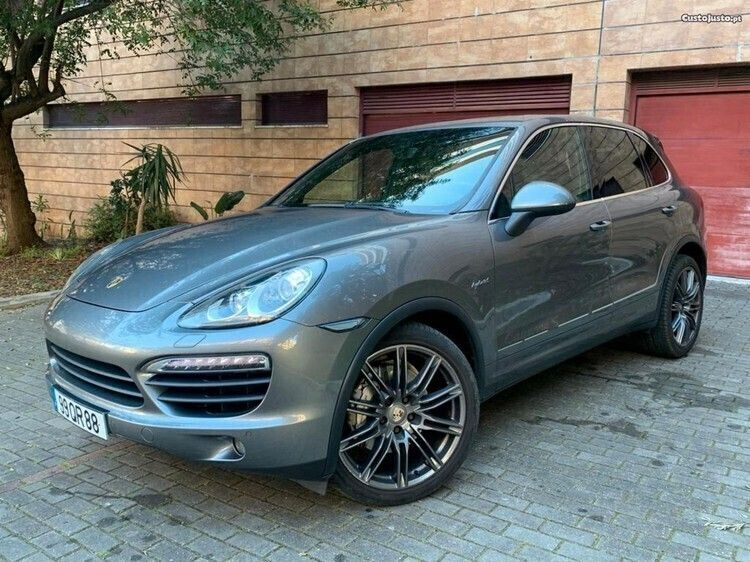 Cinza Usado 2011 Porsche Cayenne S E-Hybrid SUV | € 29.900 - Imagem 1/1