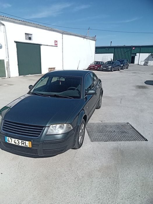 Usado 2001 VW Passat Sedan | € 2.750 (Bom preço) - Imagem 1/4