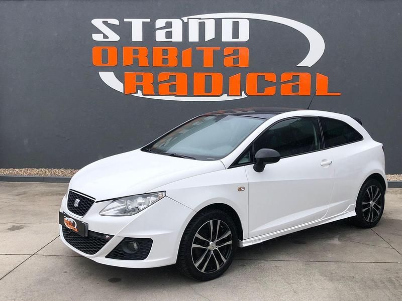 Branco Usado 2010 Seat Ibiza Sport Citadino | € 9.890 (Caro) - Imagem 1/4
