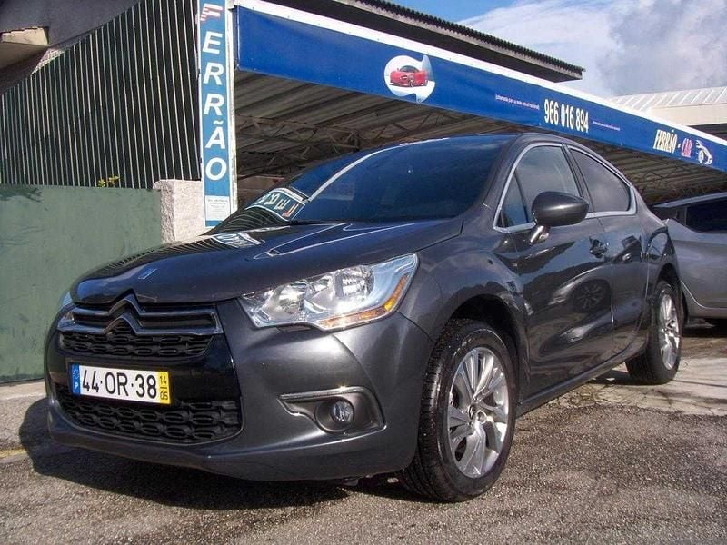 Usado Citroën DS4 115 HP (84 kW) 2014 Antracite Citadino