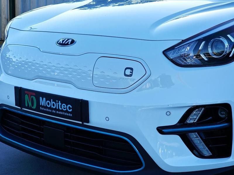 Usado Kia e-Niro 99 kW (135 HP) 2021 Branco SUV