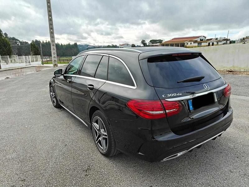 Usado Mercedes C300 306 HP (225 kW) 2020 Preto Carrinha