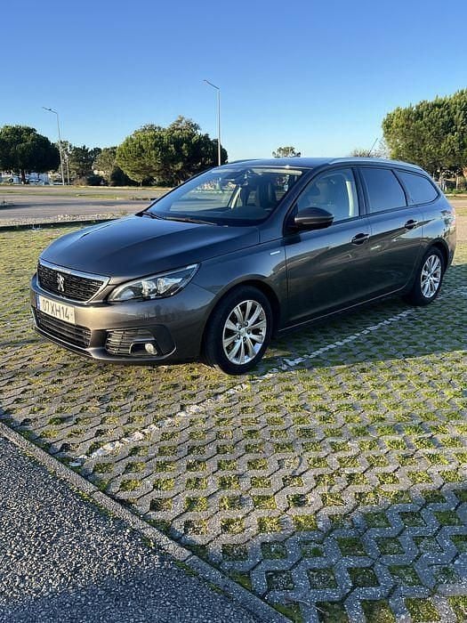 Usado 2019 Peugeot 308 Active Sedan | € 11.500 (Preço justo) - Imagem 1/4