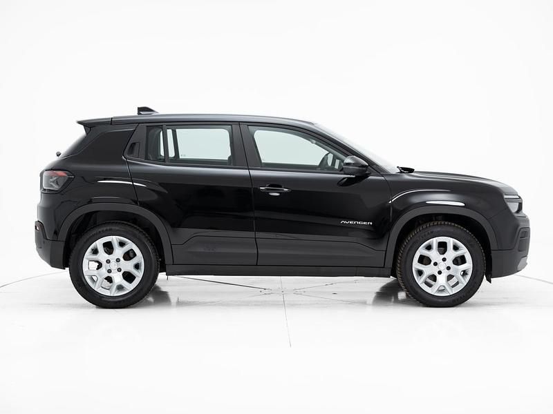 Usado Jeep Avenger Altitude 101 HP (74 kW) 2024 Preto SUV