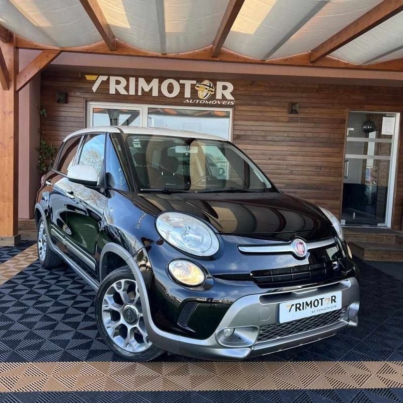 Preto Usado 2015 Fiat 500L Monovolume | € 9.990 (Preço justo) - Imagem 1/4