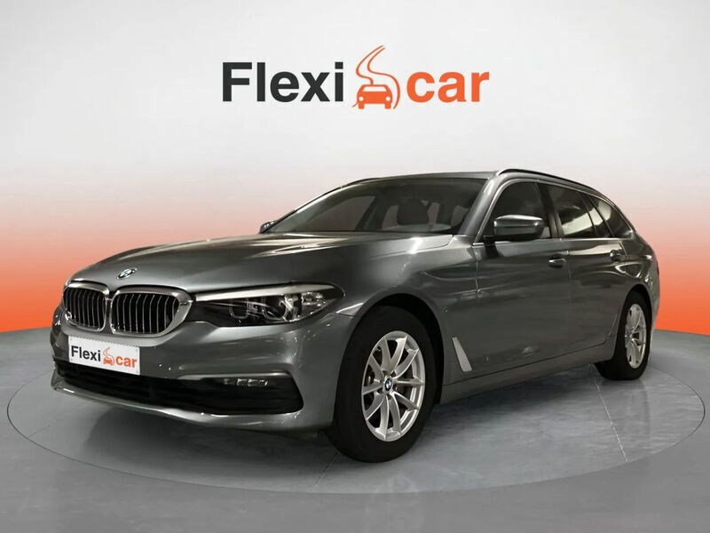 Cinza Usado 2020 BMW 520 Luxury Line Sedan | € 29.790 (Super Preço) - Imagem 1/4