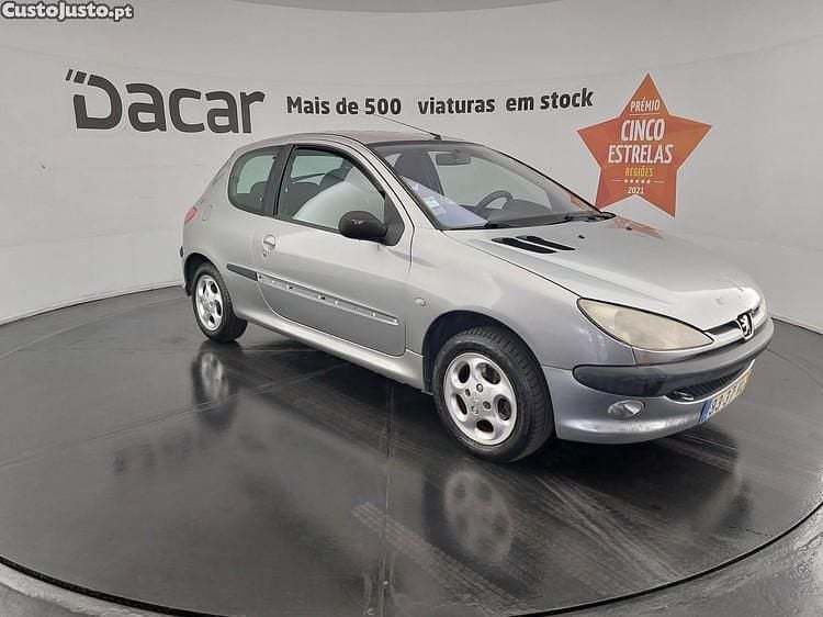 Cinza Usado 2003 Peugeot 206 | € 1.600 (Bom preço) - Imagem 1/1