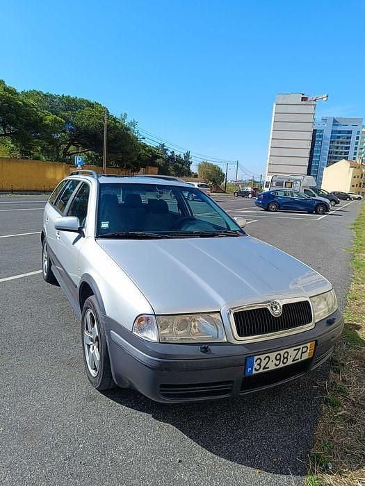 Usado 2005 Skoda Octavia Sedan | € 3.650 - Imagem 1/4