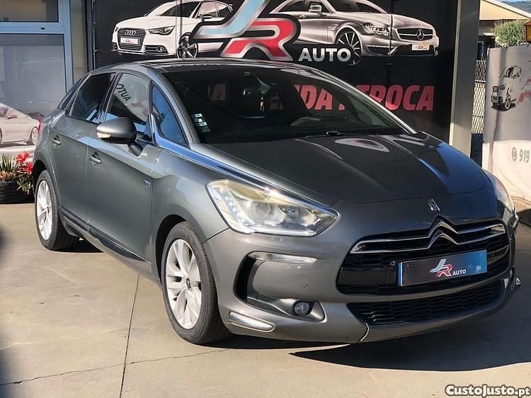 Cinza Usado 2013 Citroën DS5 Citadino | € 9.900 (Bom preço) - Imagem 1/1